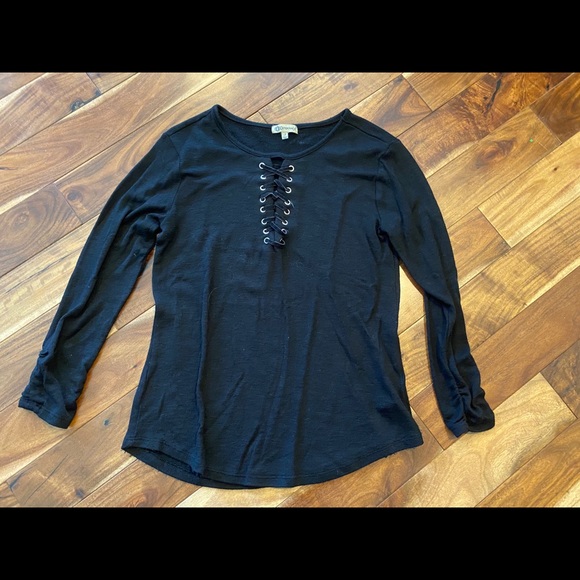 Democracy black rushed sleep top with cross cross - Picture 1 of 3